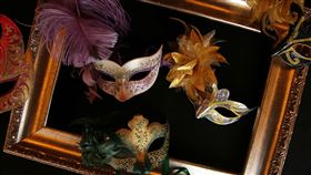 過年期間「雲水」行政酒廊將提供威尼斯著名的面具給賓客裝扮拍照。（圖／飯店旅宿業者提供）