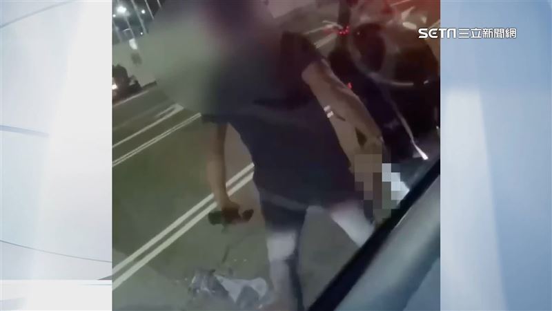 被按喇叭一秒怒！駕駛沿途叫囂、揮舞刀械