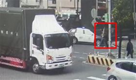 裸男,紅燈,開門,新北,中和,