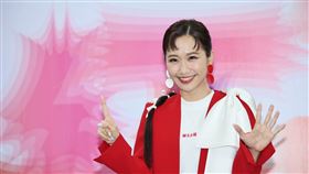 《2024超級巨星紅白藝能大賞》主持群Lulu、陳明珠、黃偉晉、莎莎、許富凱（圖／記者鄭孟晃攝影）