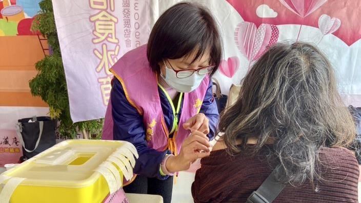 2支XBB疫苗誰較好？這縣市「接種送禮券」