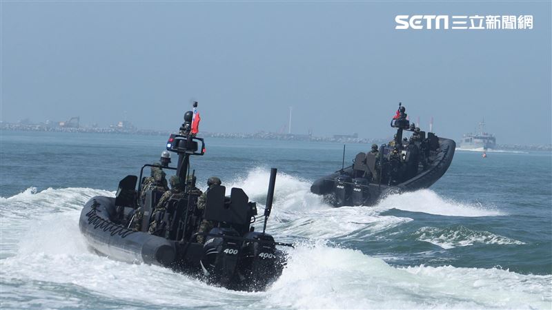 海軍春節戰備演練　飛彈車機動部署秀戰力