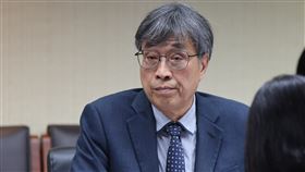 農業部：國內雞蛋生產供應穩定  消費端有點疲弱農業部代理部長陳駿季（圖）20日在立法院受訪表示，目前國內雞蛋生產與供應穩定，能滿足消費者需求，但消費端有點疲弱，原因在於部分學校禁用液蛋，間接造成國內雞蛋生產有庫存壓力。中央社記者王飛華攝  112年11月20日