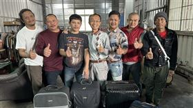 有「最強里長」之稱的前台南龍崎區牛埔里長陳永和送給工廠移工來回機票（圖／翻攝自陳永和臉書）