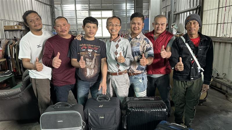 6移工沒錢返鄉！他霸氣送來回機票被讚爆
