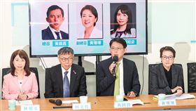 民眾黨公布黨團三長台灣民眾黨主席柯文哲（左2）31日率8位不分區立委當選人在立法院舉行記者會，公布民眾黨團新會期三長，由黃國昌（右2）擔任總召、黃珊珊（右）擔任副總召、陳昭姿（左）為幹事長。中央社記者吳家昇攝　113年1月31日