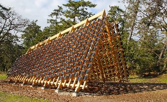 強震海嘯重創日珠洲　台藝術作品屹立海岸