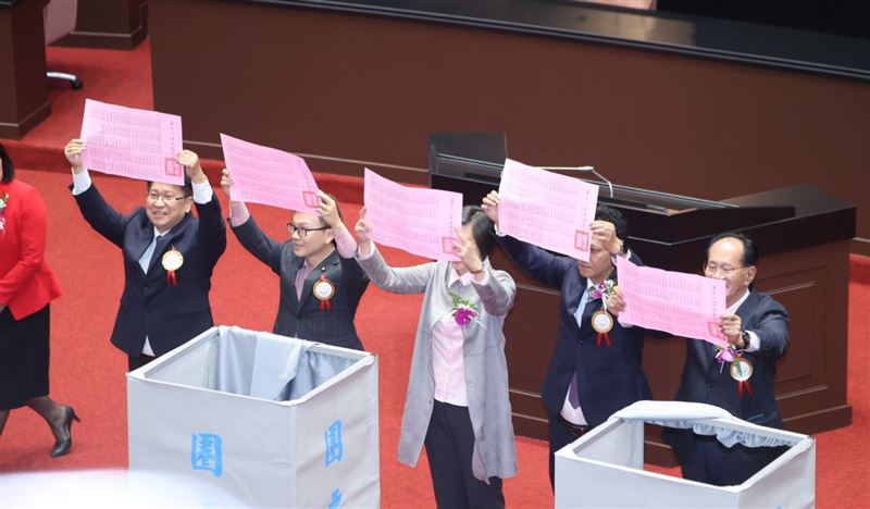 台北,立法院長|陳昭姿染指變廢票!民眾黨團稱「明顯蓋黃珊珊」:對會議主席之判定遺憾 | 政治 | 三立新聞網 SETN.COM