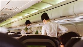 空服員，機艙，乘客(示意圖／Pexels)