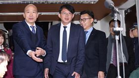 ▲韓國瑜、江啟臣拜會民眾黨立法院黨團後，與黃國昌、黃珊珊等準立委聯袂受訪。（圖／記者鄭孟晃攝影）