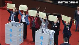 ▲韓國瑜贏得立法院長選舉，下午副院長選舉投票，國民黨立委仍集體亮票。（圖／記者邱榮吉攝影）