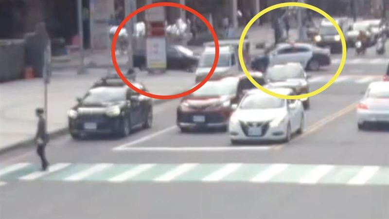 桃園通緝犯拒檢開車撞警車　驚險畫面曝光