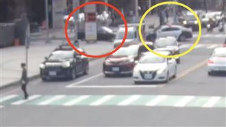 桃園通緝犯拒檢開車撞警車　驚險畫面曝光