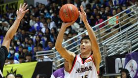 光復高中主將謝銘駿轟破30分。（圖／高中體總提供）