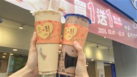 「七盞茶」攜手「萬丹鮮乳」推出「巧巧喜歡你」、「日日想你」，七盞茶提供