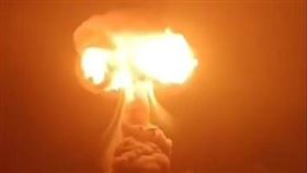 中國寧夏化工廠大爆炸！炸出蕈狀雲「傳多人死傷」　官方緊急回應了，圖／翻攝自微博