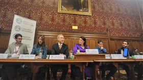 嚇阻中國  姚金祥籲英國及盟友預擬對中經濟制裁駐英國代表姚金祥（左3）1月30日應邀出席英國智庫「地緣戰略理事會」研討會，期間呼籲英國及盟友預擬強力的對中經濟制裁措施，以嚇阻中國進犯台灣。中央社記者陳韻聿倫敦攝  113年2月2日