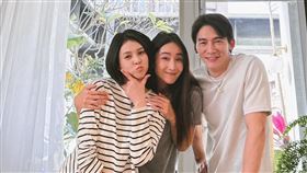 隋棠（中）與朱芯儀（左）、温昇豪（左）充分展現三人好感情。（圖／翻攝自隋棠臉書）