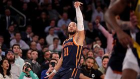 ▲布朗森（Jalen Brunson）攻下40分，帶領尼克打出9連勝。（圖／路透社／達志影像）
