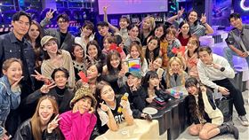 丫頭舉辦「藝尾牙」（圖／翻攝自IG）