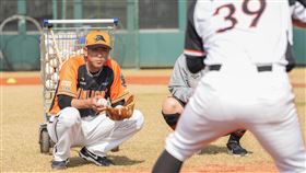 ▲統一獅日籍守備教練玉木朋孝的魔鬼內野訓練。（圖／統一獅球團提供）