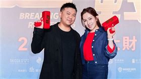 《還錢》舉辦特映會，導演王鼎霖和老婆藝人丁丁（丁巧唯）。（圖／捷星傳播提供）