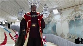 好萊塢男星維德斯76歲逝世 曾演洛基拳擊冠軍、客串曼達洛人　翻攝自推特@TheCarlWeathers