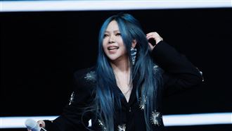 張惠妹尾牙當演唱會！搶川哥愛子毛帽登台