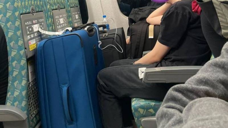 台灣,|搭高鐵自由座見「2人佔3位」！他怒轟對方厚臉皮　網給1方法解決 | 生活 | 三立新聞網  SETN.COM