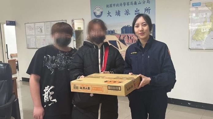 主動關懷弱勢　龜山暖警助多戶家庭紓困