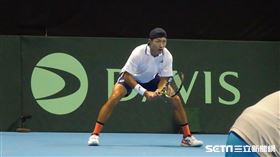 ▲2024台維斯盃，台灣隊第1點單打許育修。（圖／記者張沛嘉攝影）