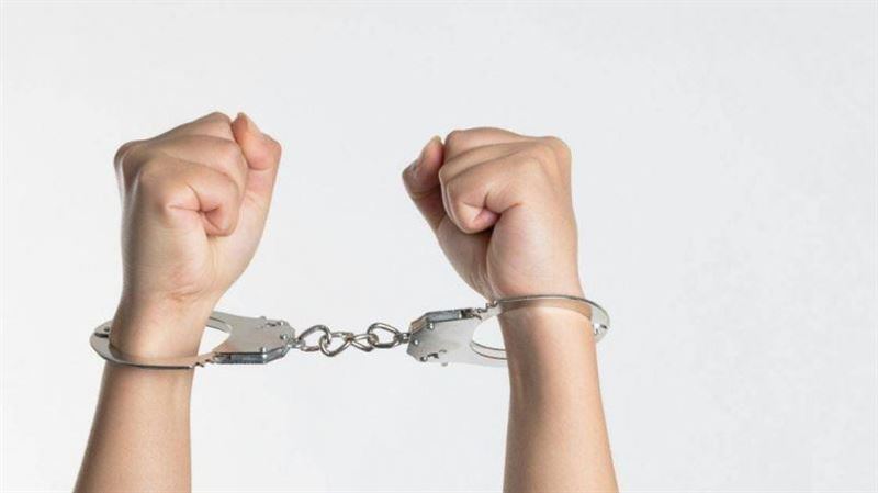 台北,|身揹11條通緝！　男子尿遁失敗反被捕 | 社會 | 三立新聞網  SETN.COM