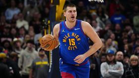 ▲約基奇（Nikola Jokic）27分22籃板12助攻，拿下本季第15次「大三元」。（圖／路透社／達志影像）