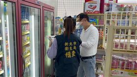 新北市稽查台糖特約專櫃門市台糖豬肉產品販售情形。（圖／新北市衛生局提供）