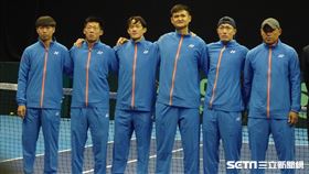 ▲2024台維斯盃，台灣隊選手黃琮豪、曾俊欣、莊吉生、吳東霖、許育修、教練張孝雍。（圖／記者張沛嘉攝影）