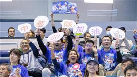 ▲2024台維斯盃，球迷自製應援看板為台灣隊加油。（圖／海碩整合行銷提供）