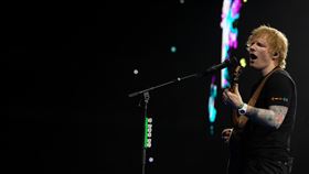 紅髮艾德今晚在高雄開唱。（圖／AEG提供）