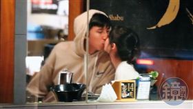 胡釋安當眾熱吻新歡（圖／鏡週刊）