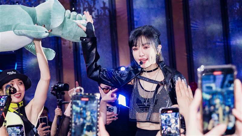 謝金燕壓軸唱尾牙　花媽霸氣價碼35萬紅包