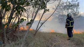 屏東縣一名蕭姓消防員（38歲）去年2月在恆春公墓執行火警勤務時，遭6公噸重水箱車衝撞壓傷，蕭員經送醫急救後仍不治身亡