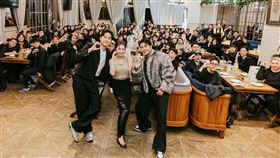 ㄚ頭經營電商有成，豪發4.5個月年終，更安排員工旅遊。（圖／翻攝自《詹子晴丫頭小闆娘》粉專）