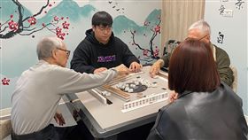 打麻將 記者林柏廷攝影