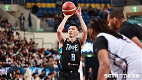 ▲臺北富邦勇士迎戰新竹御鼎攻城獅，周桂羽執行罰球。（圖／記者劉彥池攝影）