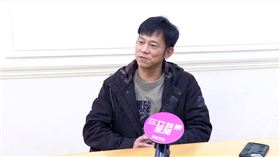 顏正國寫春聯。（圖／記者戴華辰攝影）