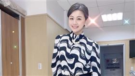 苗真保養得宜，膚質極佳。（圖／翻攝苗真臉書）