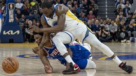 ▲恩比德（Joel Embiid）確定動手術。（圖／路透社）