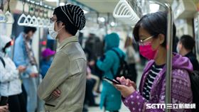 捷運/口罩/疫情(記者陳弋攝影)