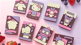 挑戰剝開巧克力的過程中完整取下中心角色。（圖／品牌業者提供）