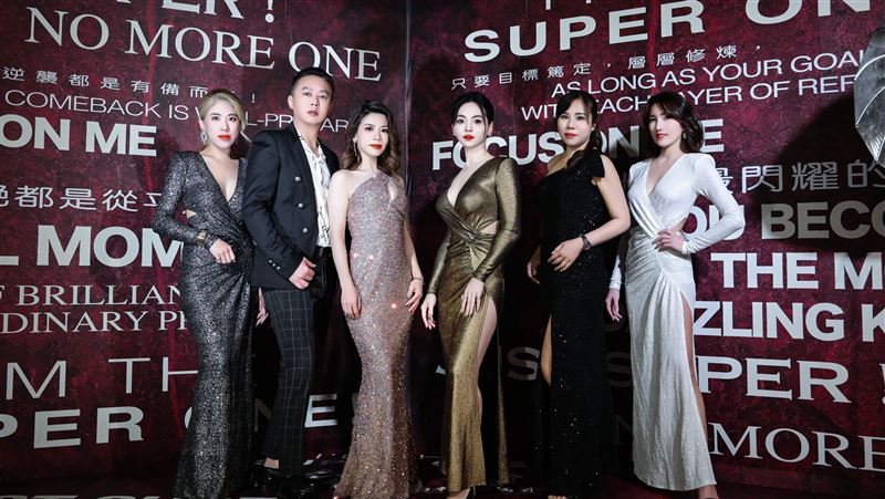 知名互聯網尾牙宴抽鑽錶　歌手婁峻碩壓軸