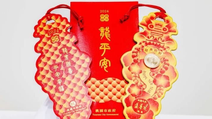 張善政春節參香跑透透　送桃喜祥龍福袋